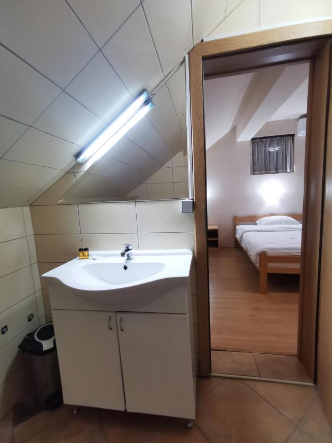 Motel Imperija Ub Dış mekan fotoğraf