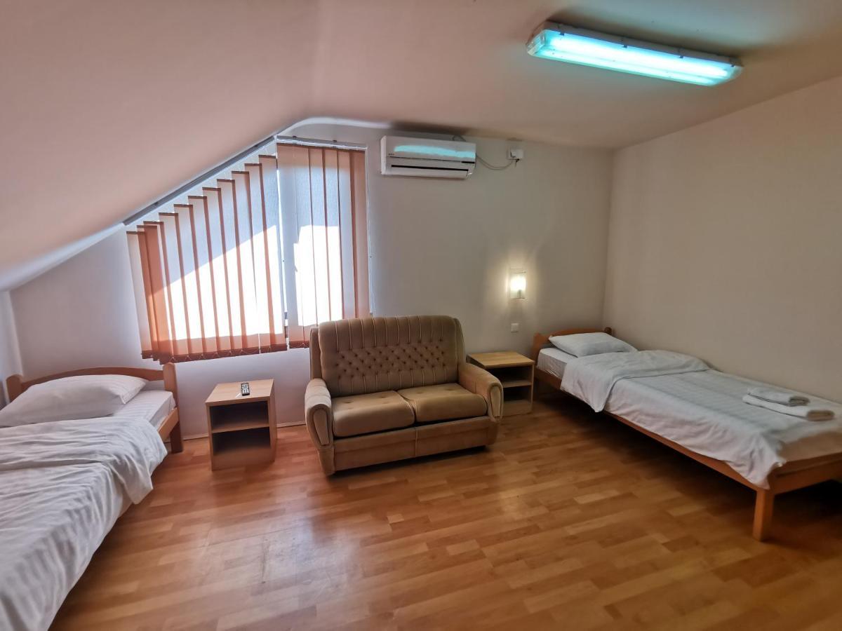 Motel Imperija Ub Dış mekan fotoğraf