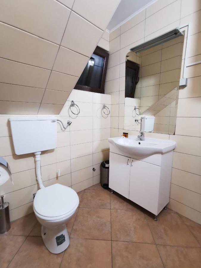 Motel Imperija Ub Dış mekan fotoğraf