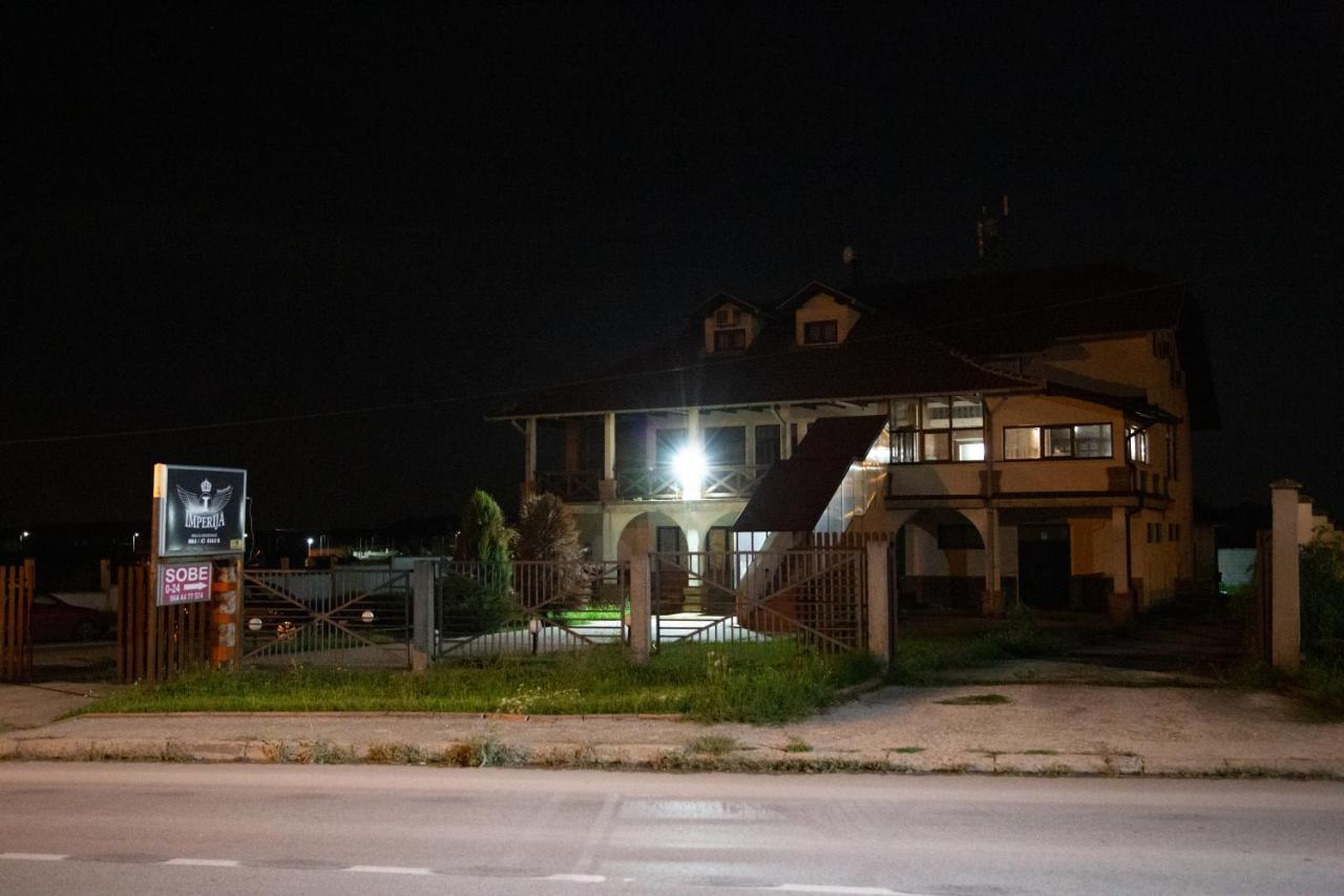 Motel Imperija Ub Dış mekan fotoğraf